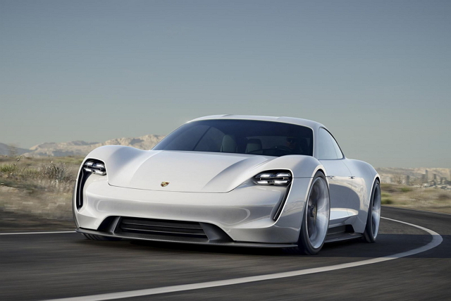 Tesla 王位不保？  Porsche 發表電動概念跑車 Mission E