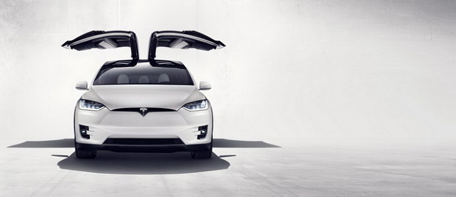 首部電動 SUV 出閘！  Tesla Model X 正式發表