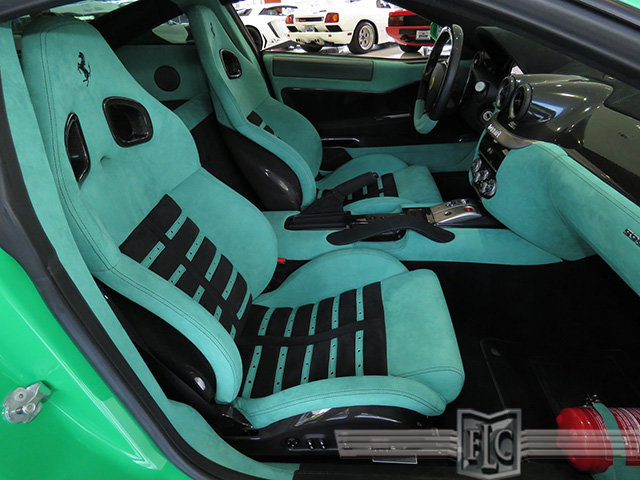 Ferrari 599 GTB Fiorano採用比較偏Tiffany藍的內裝配色。