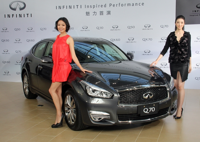 2016 台北車展 Infiniti 車模搶先看！Q30 掀背重點亮相！