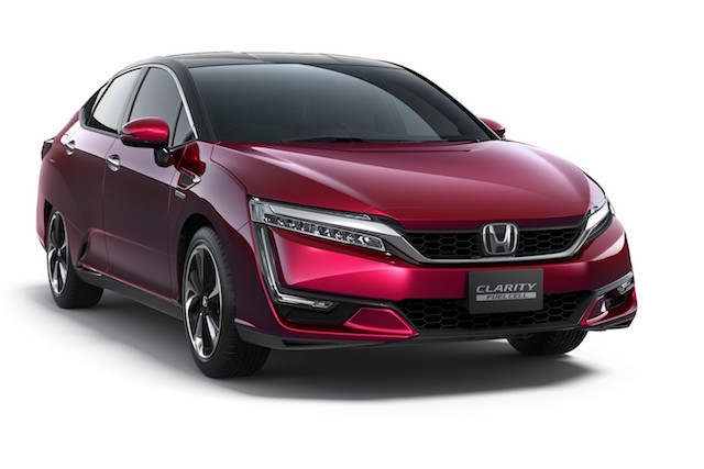 Honda CLARITY 氫氣車可跑 700 公里   與 Toyota Mirai 較勁