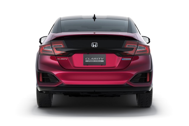 Honda CLARITY 氫氣車可跑 700 公里   與 Toyota Mirai 較勁