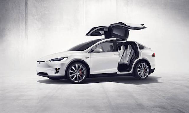 Tesla第一台電動休旅車Model X，將會開始製造，不過數量極少。