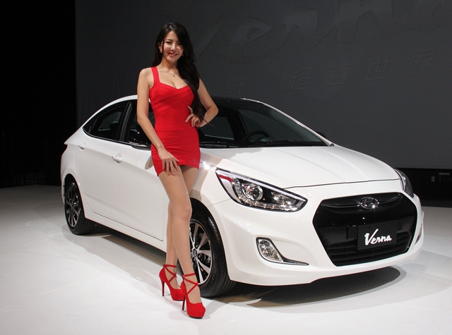 主被動安全配備部分，Hyundai Verna全車系均配備雙前座安全氣囊、ABS煞車系統、EBD煞車力道分配系統以及ASL防爆衝裝置。