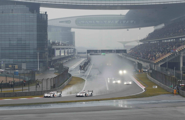2015 年 WEC 上海站 MICHELIN 攜手 PORSCHE 拿下冠亞軍