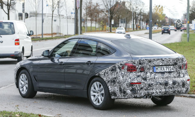 BMW 3-Series GT延用先前Sedan及Wagon的設定，因此將會有汽油與柴油的動能選擇，搭載2.0升四缸雙渦輪增壓引擎。