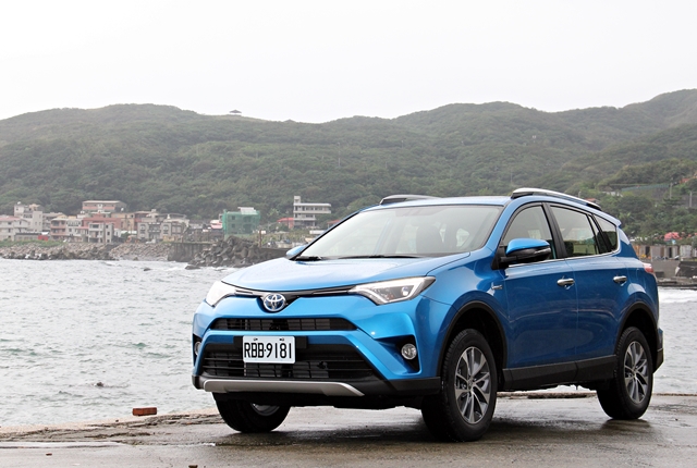 國產 SUV 準備繃緊神經 小改款 Toyota RAV4 Hybrid 試駕