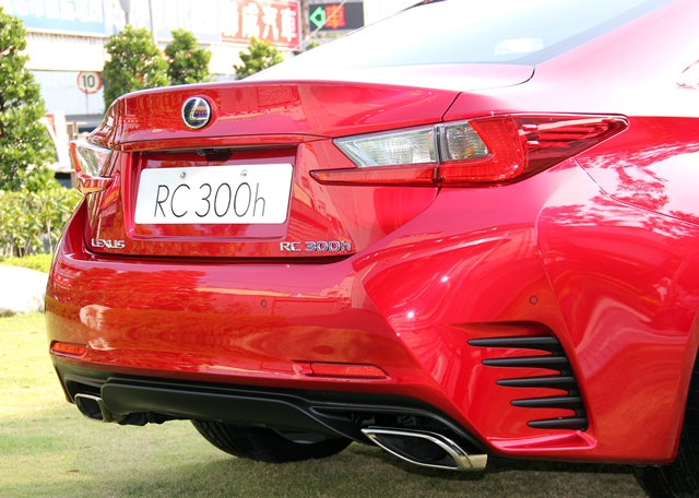 戰線向下延伸 Lexus RC200t / RC300h 台灣上市