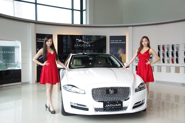2016 台北車展 Jaguar＆Land Rover 車模英倫風亮相（內有影音）