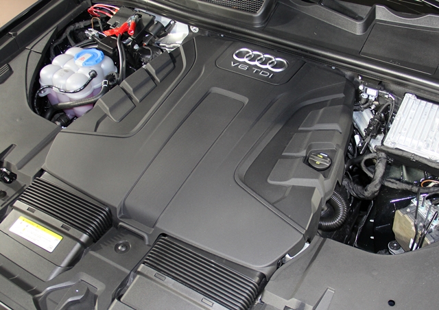 唯一的柴油引擎車型45 TDI，則是搭載3.0升V6柴油渦輪增壓引擎，最大動力唯272hp/3250~4250rpm、61.2kgm/1500~3000rpm，原廠公佈五人座車型0~100km/h加速成績為6.3秒。