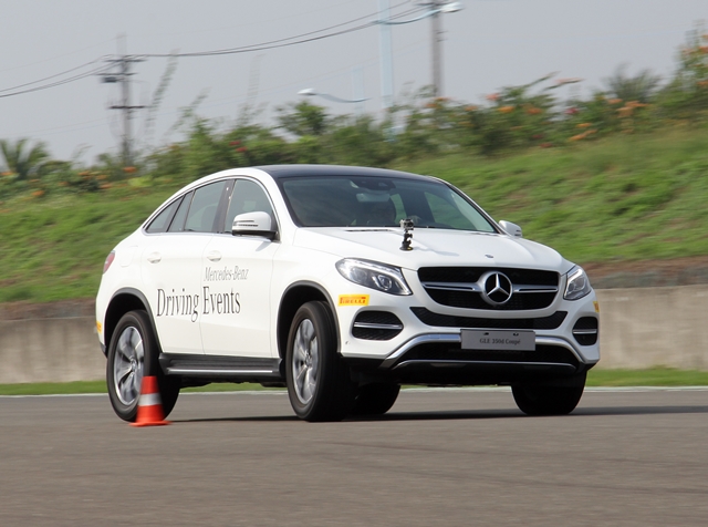 Mercedes-Benz 智慧駕馭體驗營 C450 AMG 4MATIC 熱情賽道