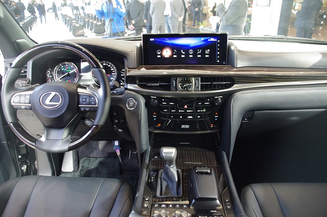 挑戰山林越野的 LSUV  Lexus LX570 大改款台灣上市