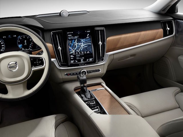 索爾之槌 LED 日行燈很搶眼！   北歐 Volvo S90 瑞典正式發表  