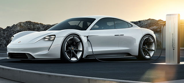 Porsche親自宣佈，旗下電動概念車Mission E確定將導入量產，並聲稱充電至80％僅需要15分鐘的時間。