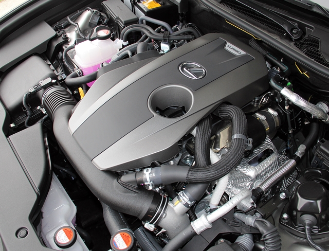 Lexus GS200t的最大動力為245hp/35.7kgm，搭配SPDS八速手自排變速箱，與過去IS200t的設定如出一轍。