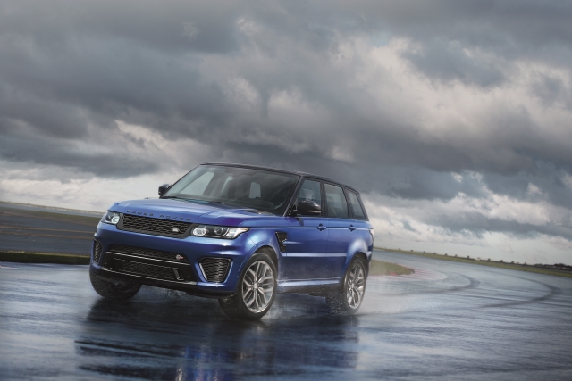 Range Rover Sport SVR為Jaguar Land Rover旗下，專為打造最頂級奢華與超高性能車款所成立的Special Vehicle Operations特製車部門，以Range Rover Sport為基礎開發的超高性能車款。