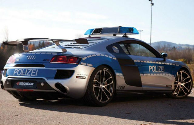 歹徒看完只想棄械投降! 全球 10 大最速警車一次看完!