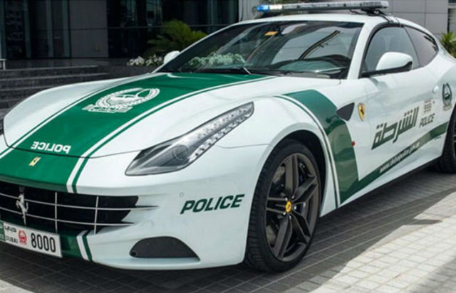 歹徒看完只想棄械投降！ 全球 10 大最速警車一次看完！