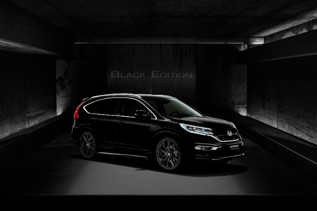 Honda CR-V擁有消光黑設計的水箱護罩，以及19吋的鋁合金配黑色烤漆輪圈，特仕版更配備了特製的車身側踏板組與消光黑式樣的車底護板。