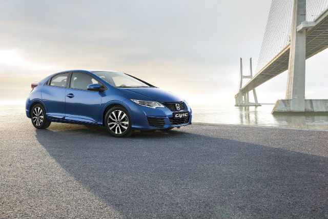 Honda Civic Limited Edition限定特仕版方面，外觀採用鮮藍色的烤漆設計，配備16吋鋁圈。