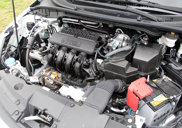 動力部份維持相同的1.5升四缸自然進氣引擎，最大動力為120hp/6600rpm、14.8kgm/4600rpm。