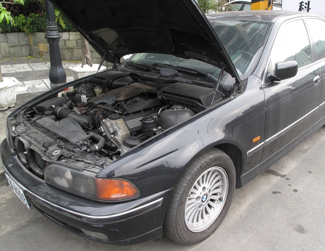 低價的中古車成為不少人入主雙B豪華車款的途徑。（資料照，記者張文川攝）