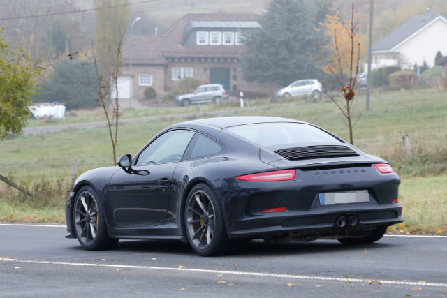 限量經典跑車的魅力！600 部 Porsche 911 R 已訂光 ！ 
