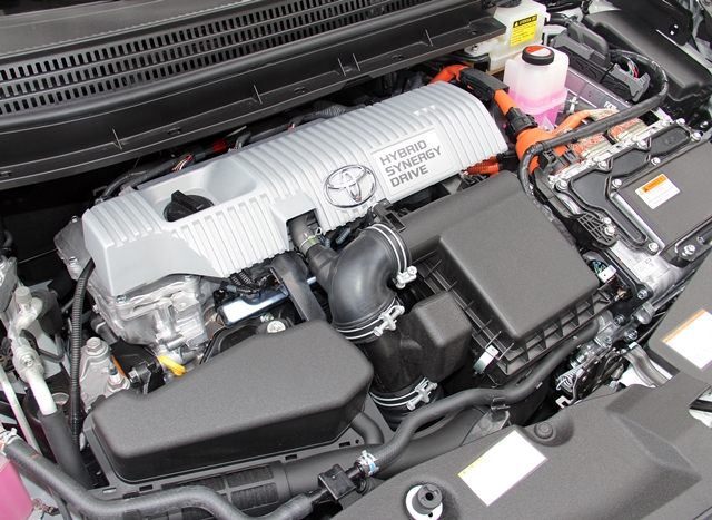 Prius α以一具1.8升引擎搭配電動馬達，綜效最大馬力可達136hp。