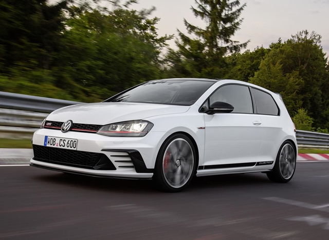 Volkswagen雖然才剛在去年推出Golf GTI Clubsport車型，但原廠對此還不滿足，打算再度以Golf GTI Clubsport為基礎，推出性能更強大的Golf GTI Clubsport Lightweight輕量化性能版。
