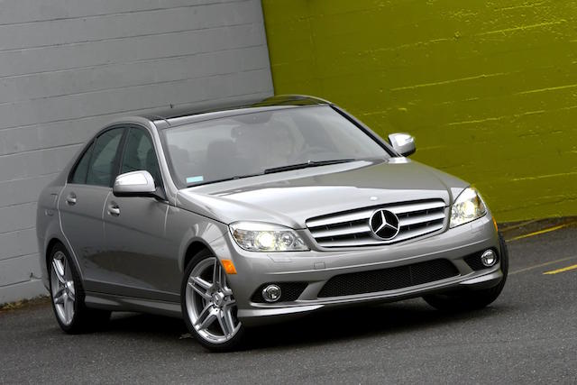 2008-2009 的 C-Class 去年已經召回修復。