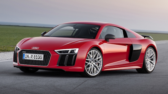 當年英姿煥發的時光  退休太空人藉 Audi R8 V10 plus 找回來（內有影片）