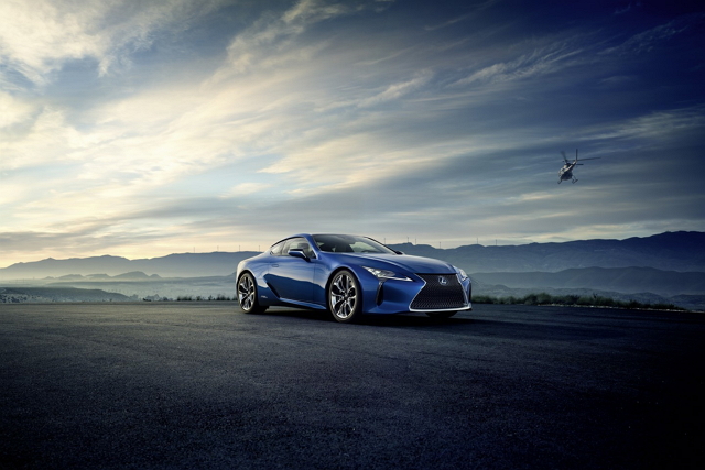 新式油電跑車   Lexus LC500h 只配備 4 速變速箱的原因？