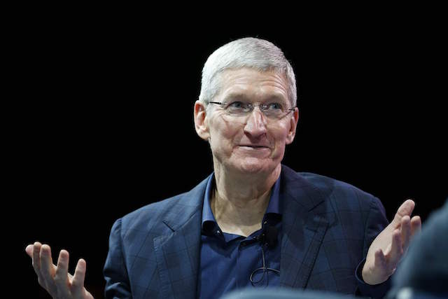 Tim Cook：反正耶誕夜還沒到之前，我是不會說的啦（設計對白）