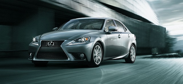 第3名Lexus。
