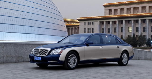 Maybach 62S 是由 DAIMLER 戴姆勒集團生產，車長達六米，台幣要價約 3500 萬。