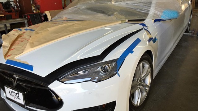 Tesla Model S 慘遭剖半　原來是想跟別人不一樣（內有影片）