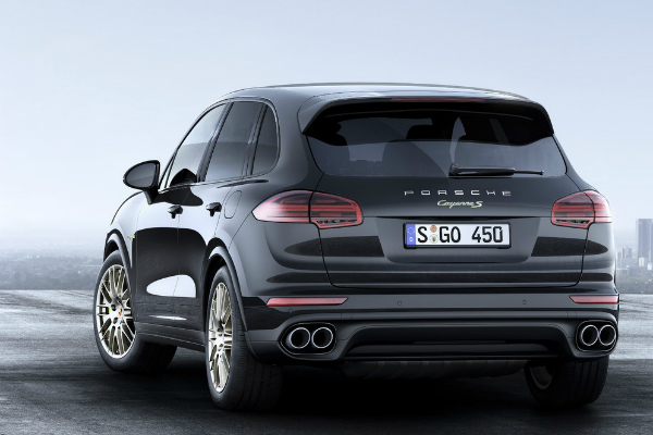 打鐵趁熱!Porsche 再推 Cayenne 白金特仕版 打鐵趁熱!Porsche 再推 Cayenne 白金特仕版