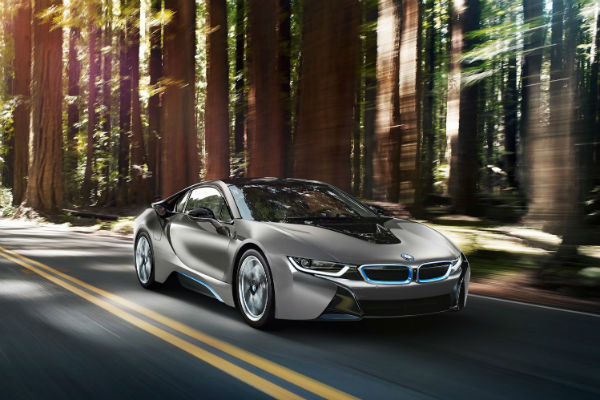 BMW i8 油電跑車明年小改款  動能更上一層樓! BMW i8 油電跑車明年小改款  動能更上一層樓!