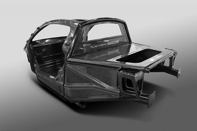 由Gordon Murray Design所設計推出的首具平價化碳纖維平台「iStream」打造。