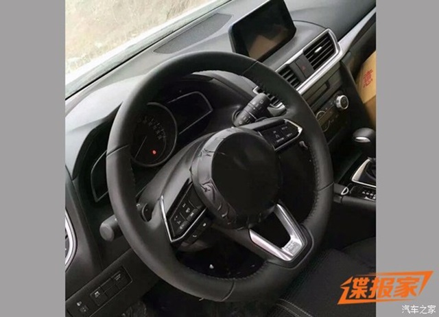 先前中國流出的小改款Mazda 3照片，方向盤將會改為平底握把。圖片來源：汽車之家