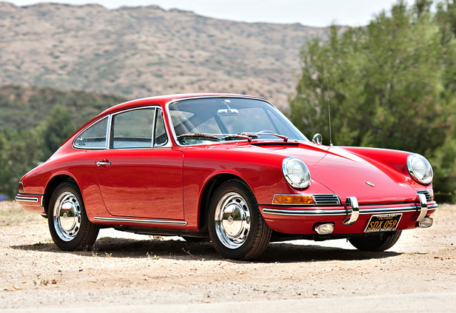 這組Porsche Classic Radio Navigation System 經典多媒體導航系統適用車種繁多，涵蓋 1960 初代 911 至最後一代的空冷 911。圖為 1964 出廠的 Porsche 911 2.0 Coupe (901)(圖片提供/www.topcarrating.com)