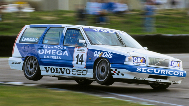 Volvo 850 自 1991 年推出後，於 1996 年停止生產，期間共生產了 1,360,522 輛。