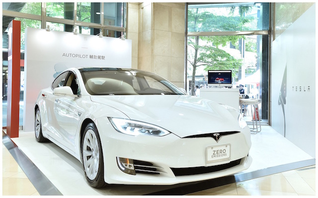 台灣 Tesla 今天宣布，訂購 Model S 的台灣車主，將從 2017 年第一季起開始交車。