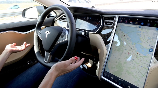 美國又傳一起因 Tesla 自駕系統造成的車禍事件。（圖片來源：insanevisions）