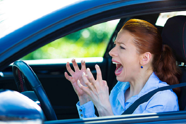 「路怒症(Road rage)」發生的情況大多是因為不遵守規定的駕駛以及各種交通狀況造成。(圖片來源:collisioncenterofandover)