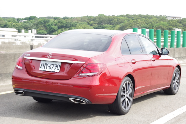 豪華氣派的科技座駕  Mercedes-Benz E200 AVANTGRADE 試駕（有影片）