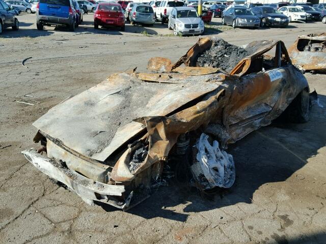車商把燒過的車放上網拍賣。