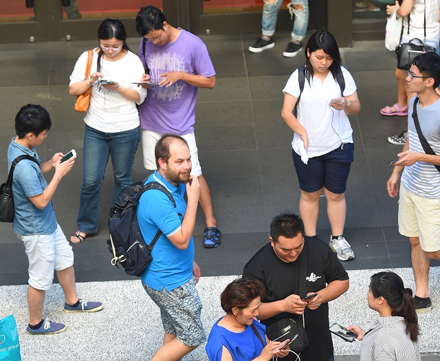 《Pokémon Go》推出後延伸出不少交通事故。（本報資料照，記者羅沛德攝）