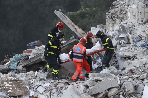 義大利中部 8 月 24 日發生強震，至今造成超過 250 人死亡。（圖片來源：美聯）