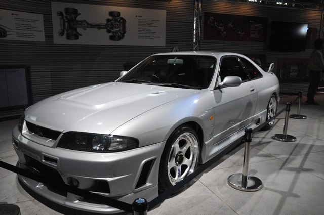 R33 世代